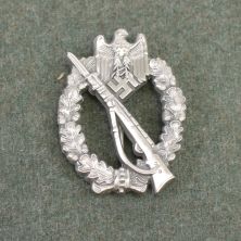 Infantry Assault Badge in Silver by RUM Marked R.S.