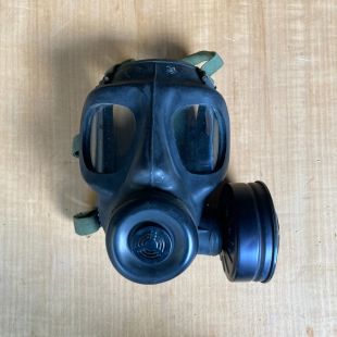 British Army S6 Respirator dated 1970 and Nylon bag dated 1972