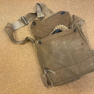 US WW1 Gas Mask and Bag 1917 dated Original 