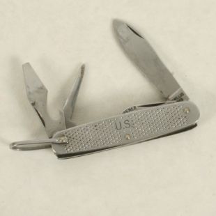 Original Vietnam pocket knife by Camillus 1978 dated.