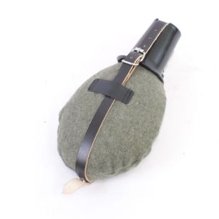 M1931 Water Bottle, with Black Plastic Cup, leather strap and Green wool Cover, WW2 German 