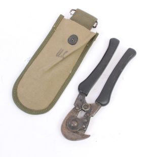 US WW2 M1938 Wire cutters and tan pouch Original Dated 1944