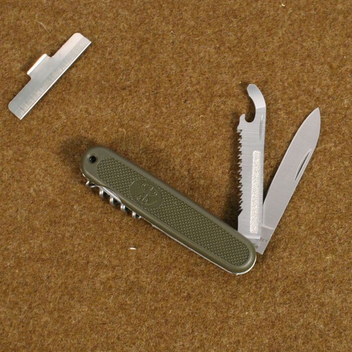 army pocket knives
